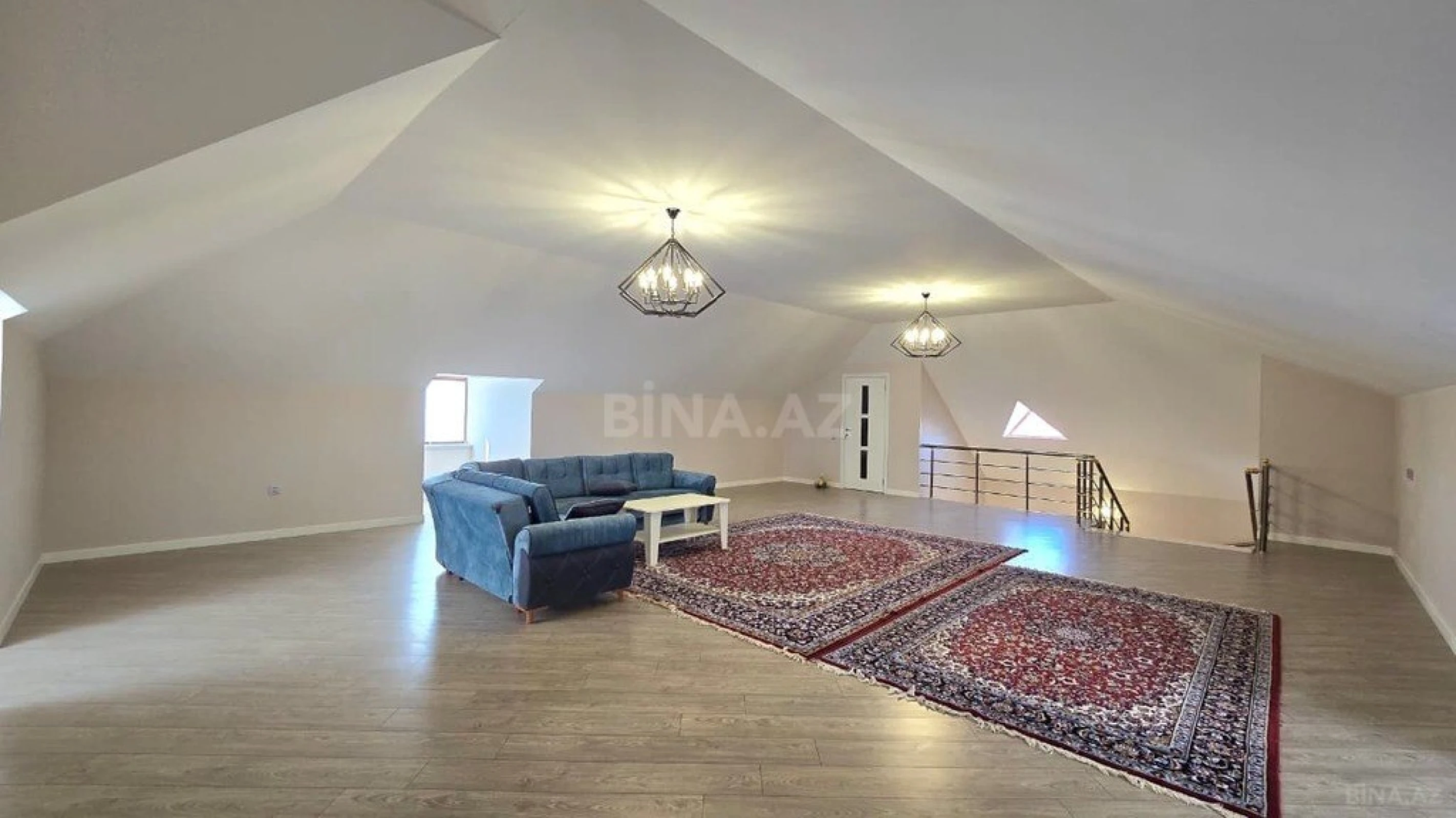 Satılır 9 otaqlı həyət evi 620 m²