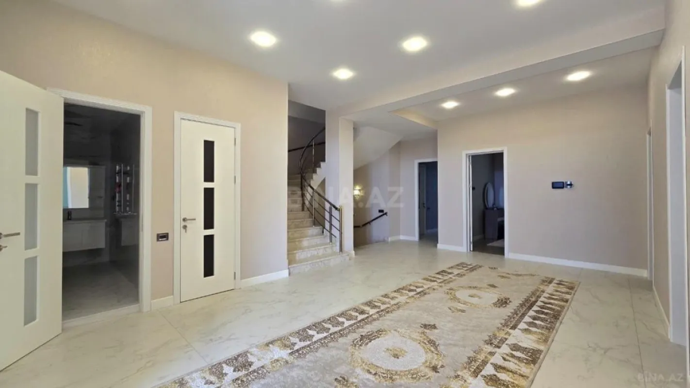 Kirayə verilir 9 otaqlı həyət evi 620 m²