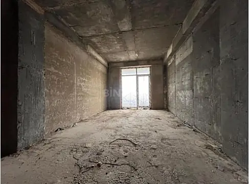 Satılır 4 otaqlı mənzil 185 m²