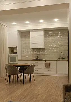 Satılır 3 otaqlı mənzil 130.5 m²