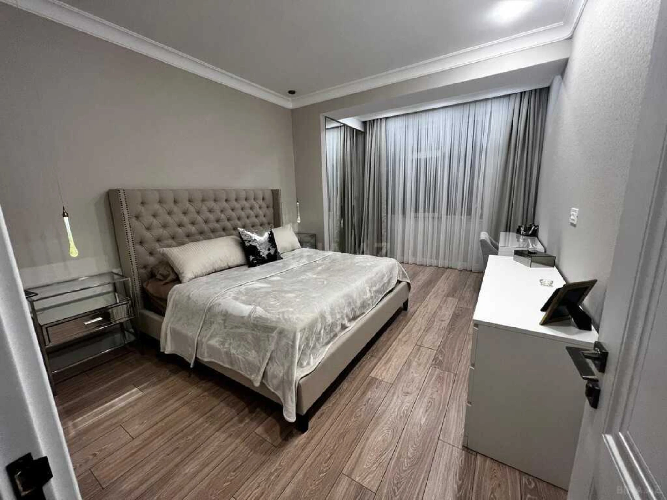 Satılır 3 otaqlı mənzil 130.5 m²