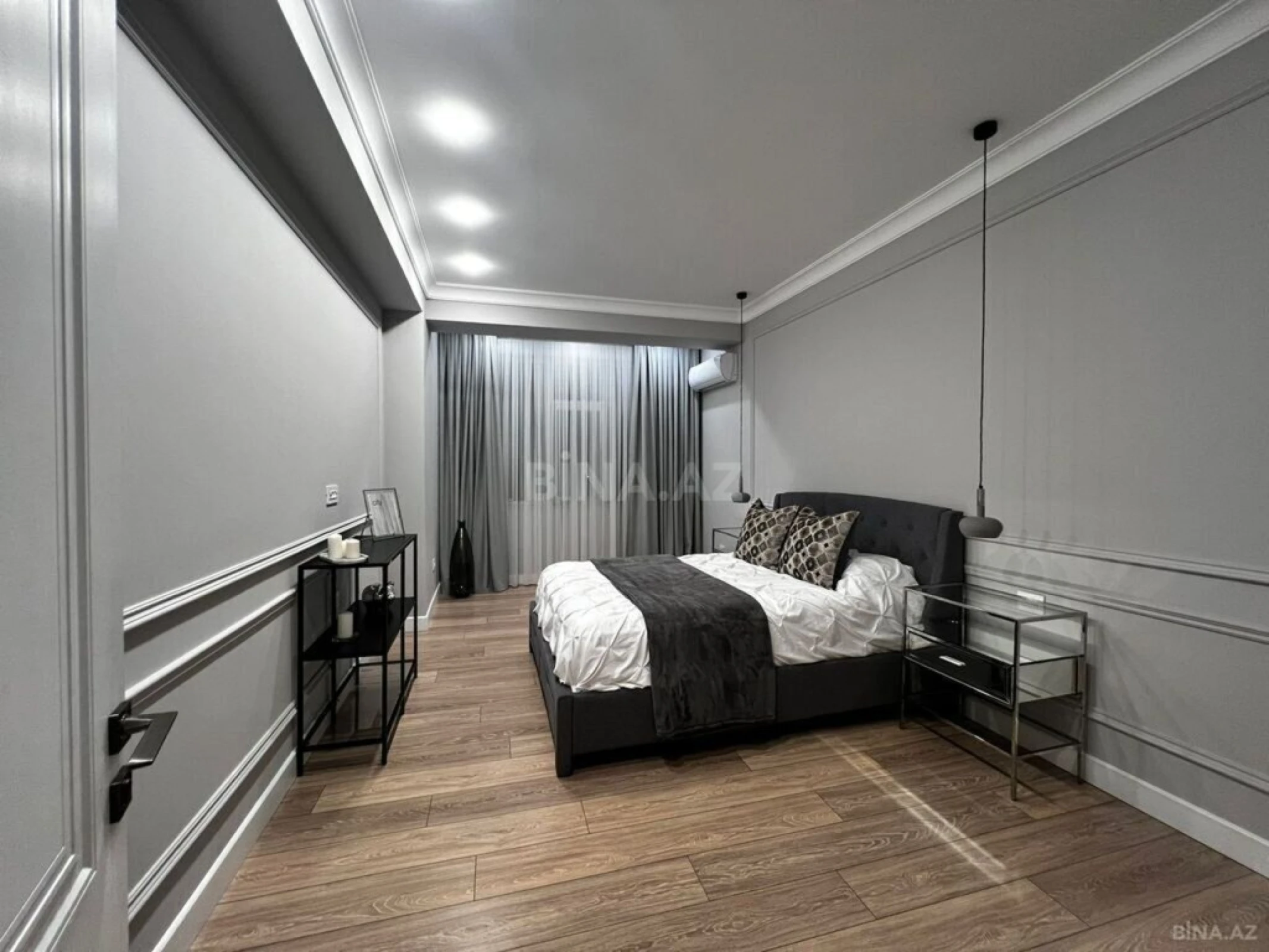 Satılır 3 otaqlı mənzil 130.5 m²