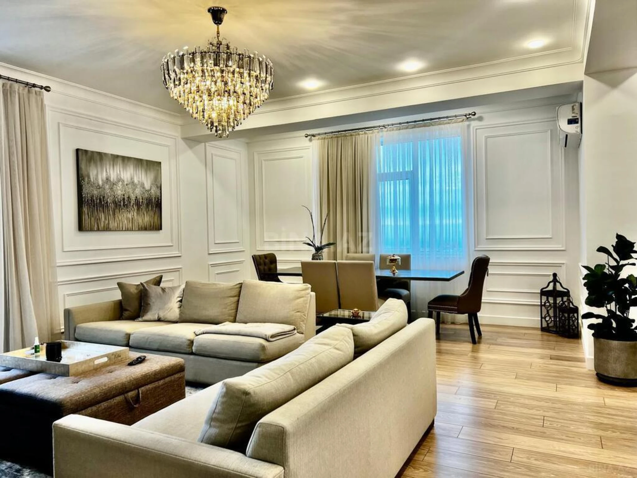 Satılır 3 otaqlı mənzil 130.5 m²