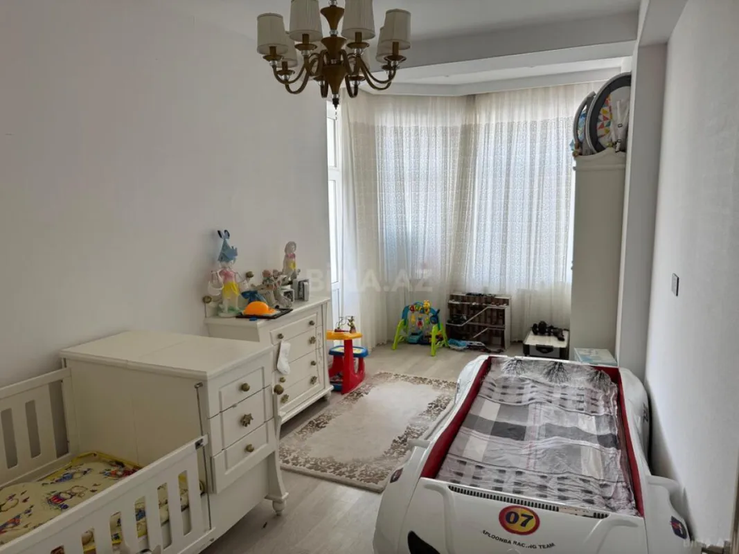 Satılır 3 otaqlı mənzil 120 m²