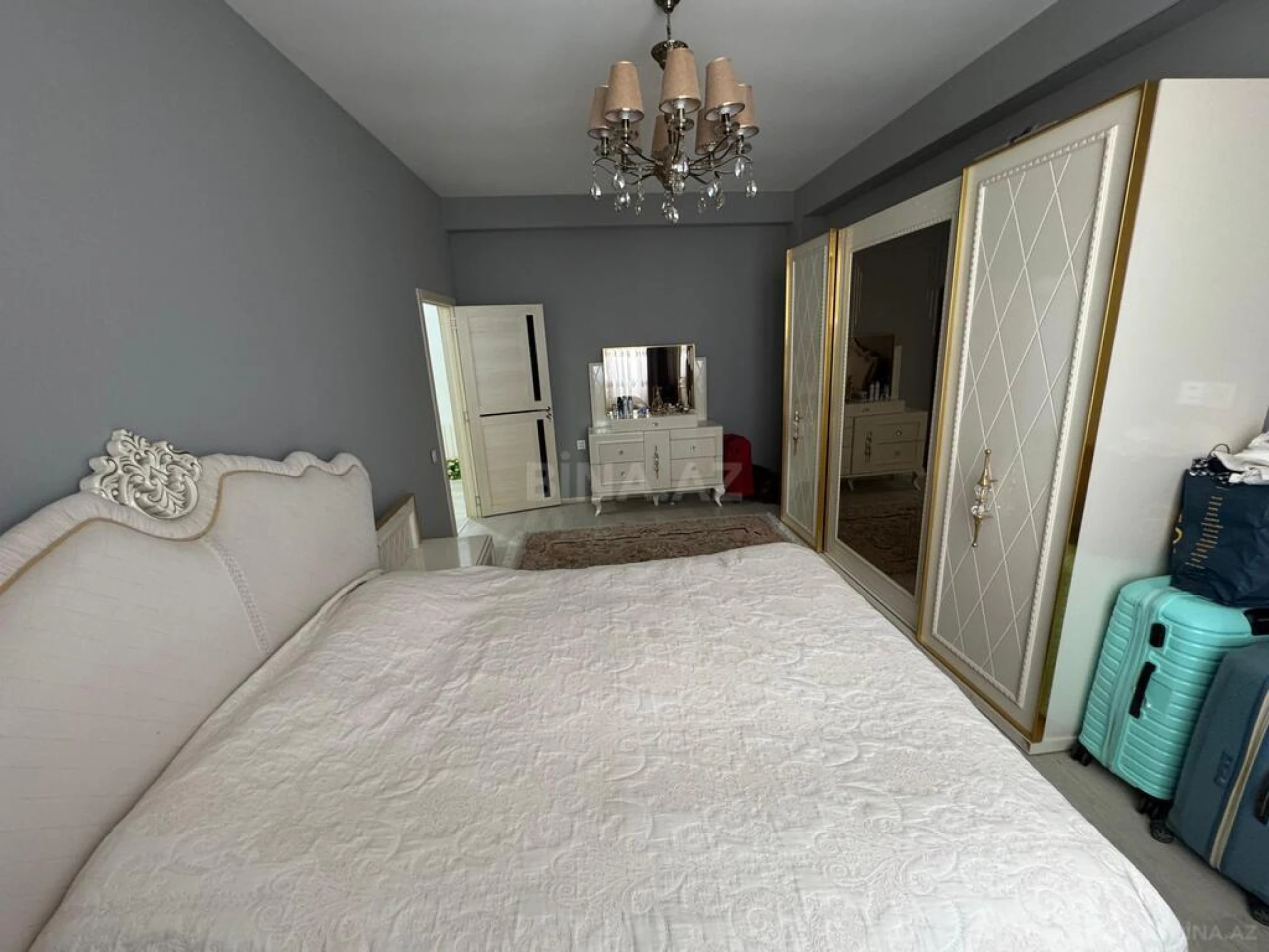 Satılır 3 otaqlı mənzil 120 m²