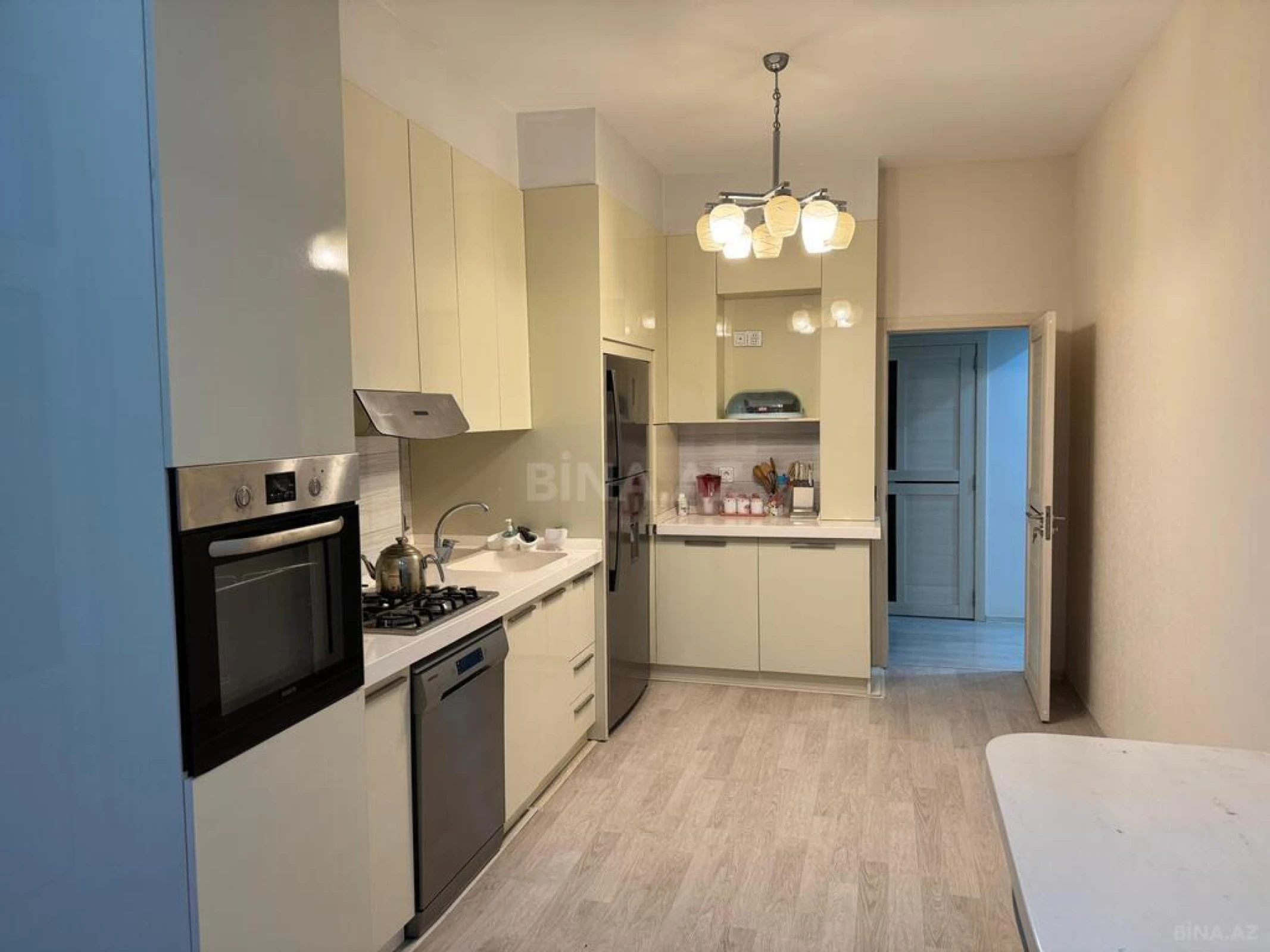 Satılır 3 otaqlı mənzil 120 m²