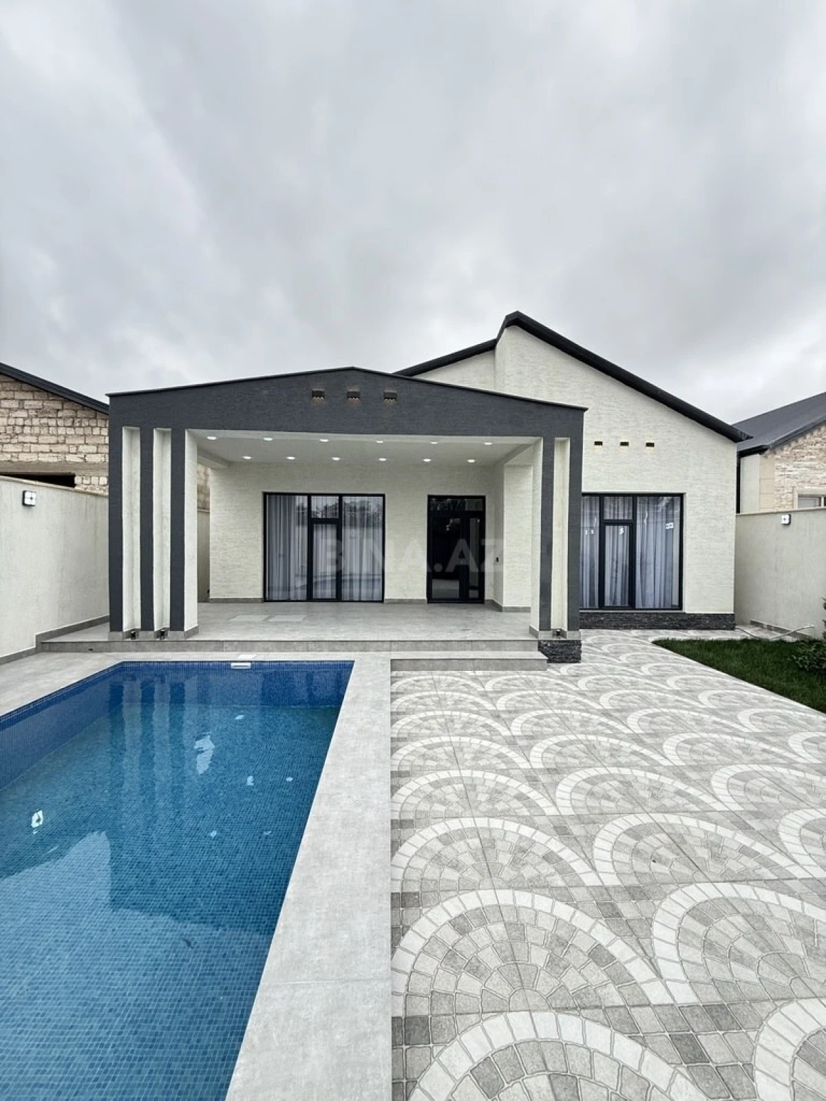 Satılır 4 otaqlı həyət evi 155 m²