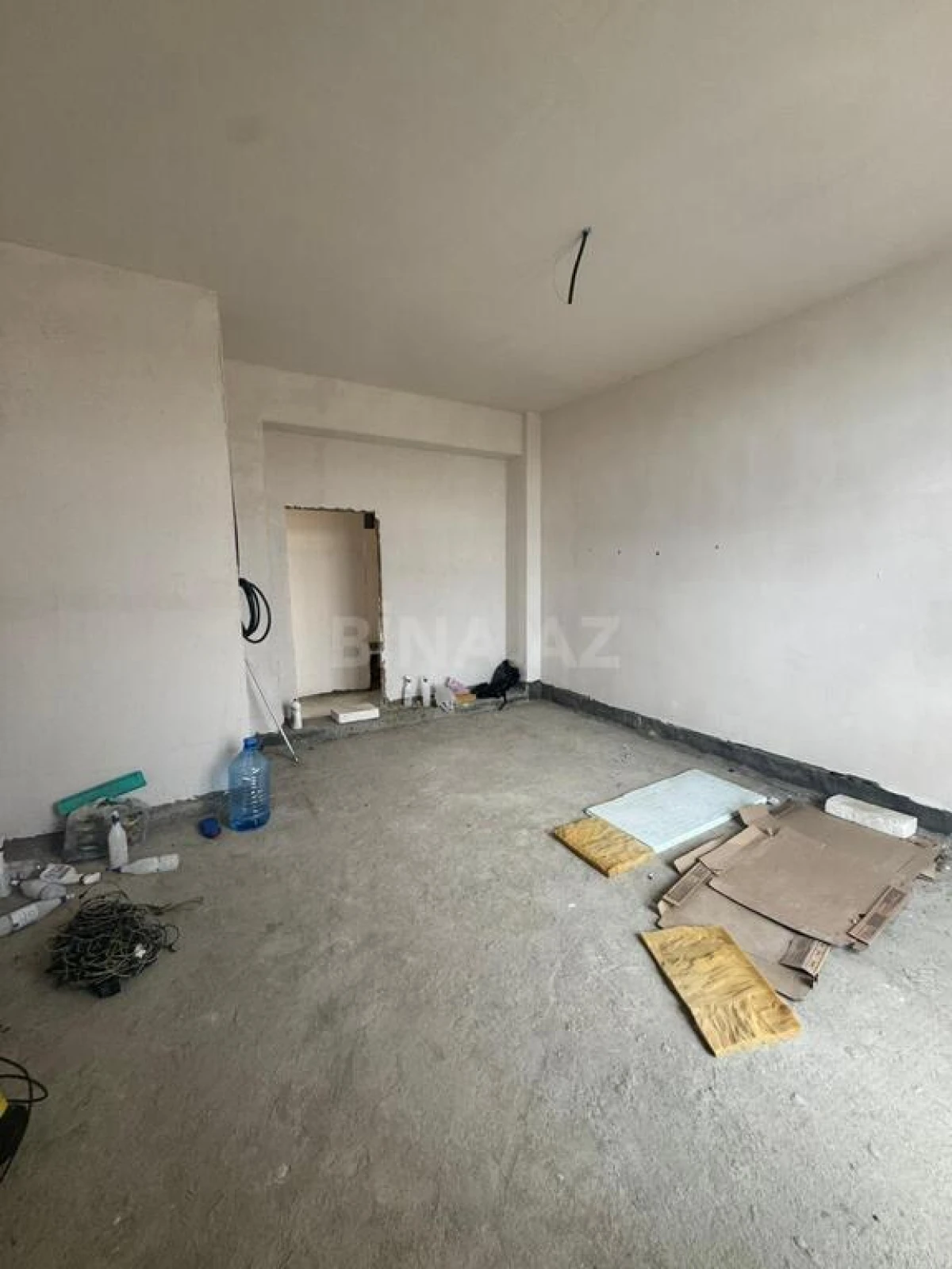 Satılır 3 otaqlı mənzil 146 m²