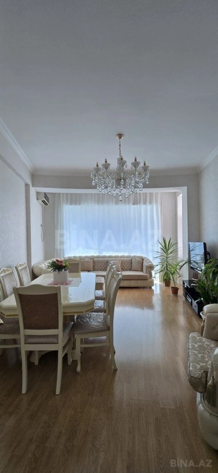 Satılır 2 otaqlı mənzil 88 m²