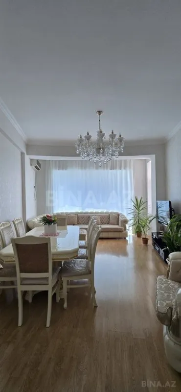 Satılır 2 otaqlı mənzil 88 m²