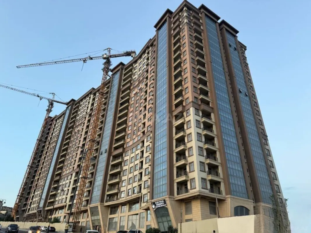 Satılır 4 otaqlı mənzil 185 m²