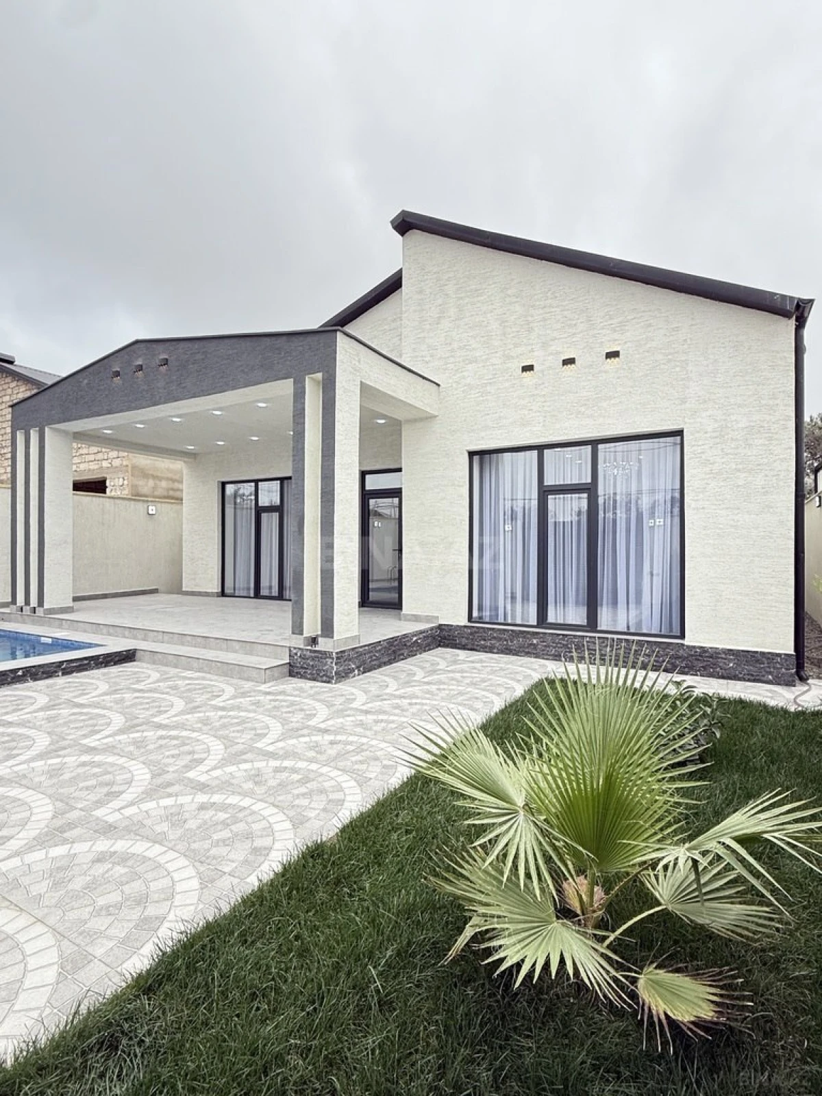 Satılır 4 otaqlı həyət evi 155 m²