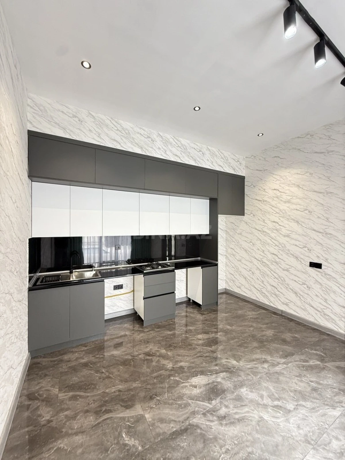 Satılır 4 otaqlı həyət evi 155 m²