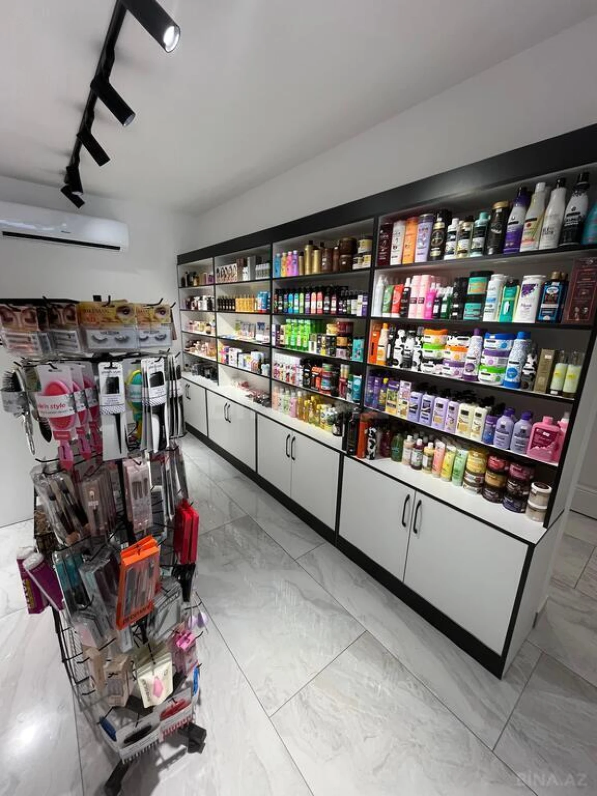 Satılır obyekt 65 m²