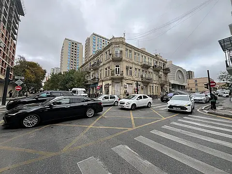 Satılır obyekt 65 m²