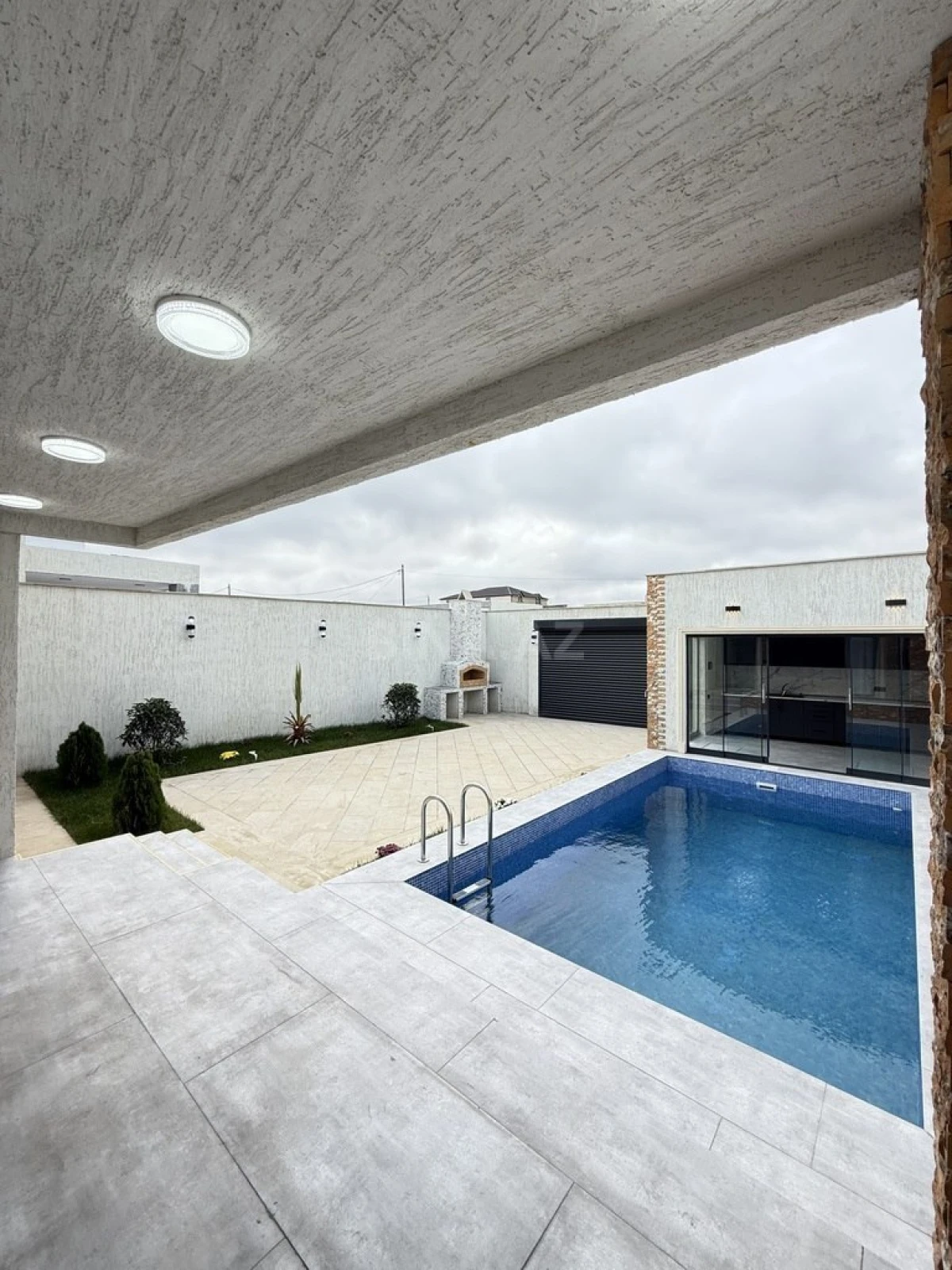 Satılır 4 otaqlı həyət evi 160 m²