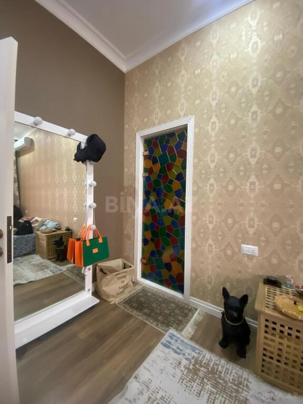 Satılır 4 otaqlı mənzil 157 m²