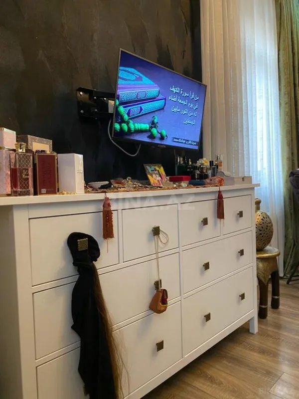 Satılır 4 otaqlı mənzil 157 m²