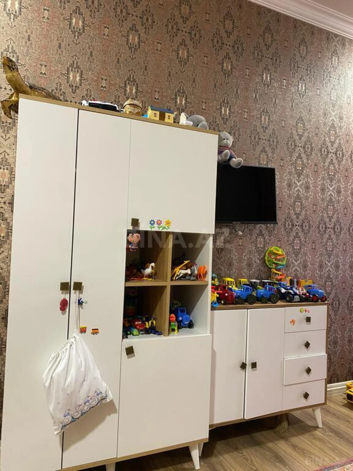 Satılır 4 otaqlı mənzil 157 m²