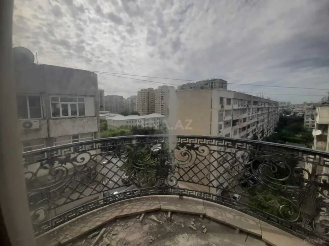 Satılır 3 otaqlı mənzil 150 m²