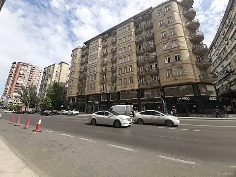 Satılır 3 otaqlı mənzil 150 m² — Bakı, Nərimanov 3 otaq 150.00 m²