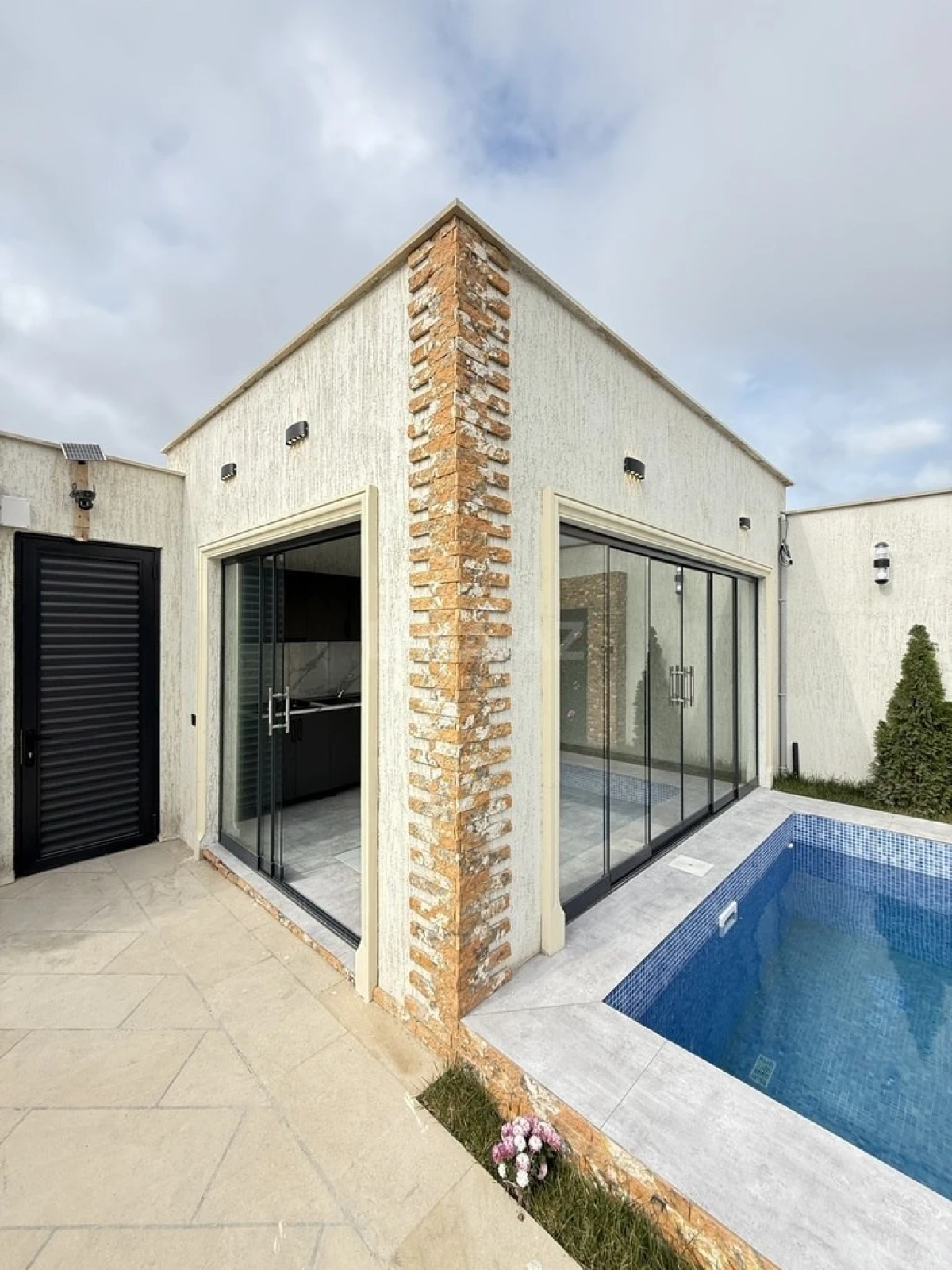 Satılır 4 otaqlı həyət evi 160 m²