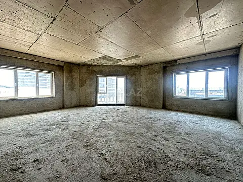 Satılır 5 otaqlı mənzil 206 m²