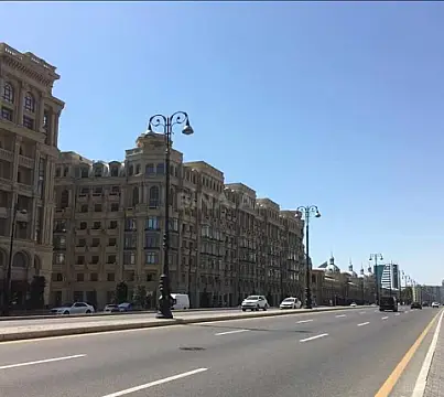 Satılır obyekt 190 m²