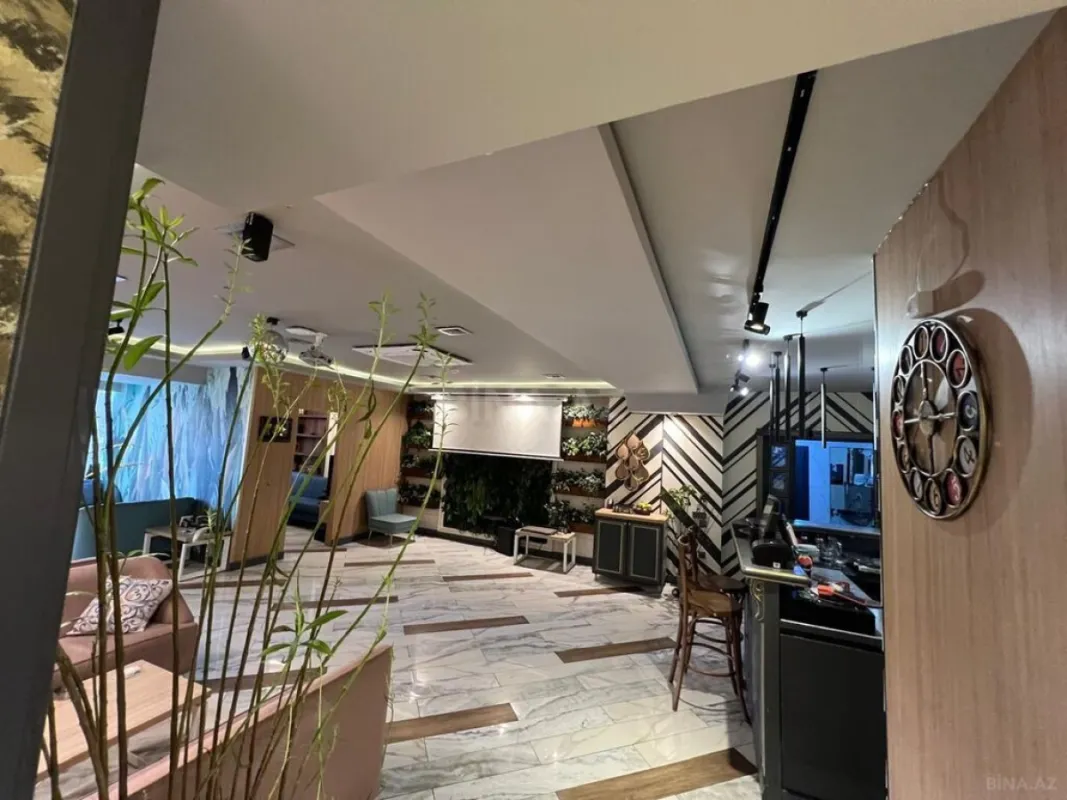 Satılır obyekt 190 m²