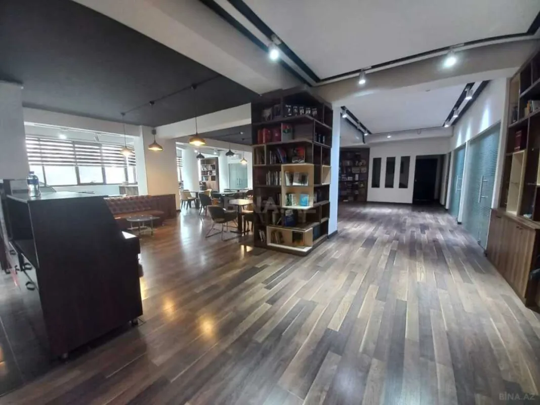 Satılır obyekt 190 m²