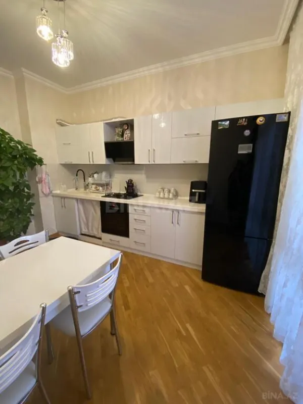 Satılır 3 otaqlı mənzil 120 m²