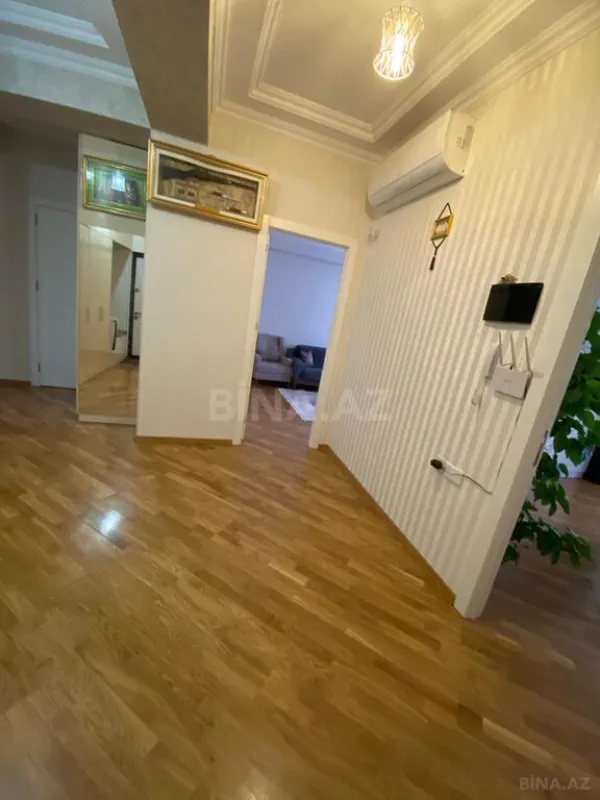Satılır 3 otaqlı mənzil 120 m²
