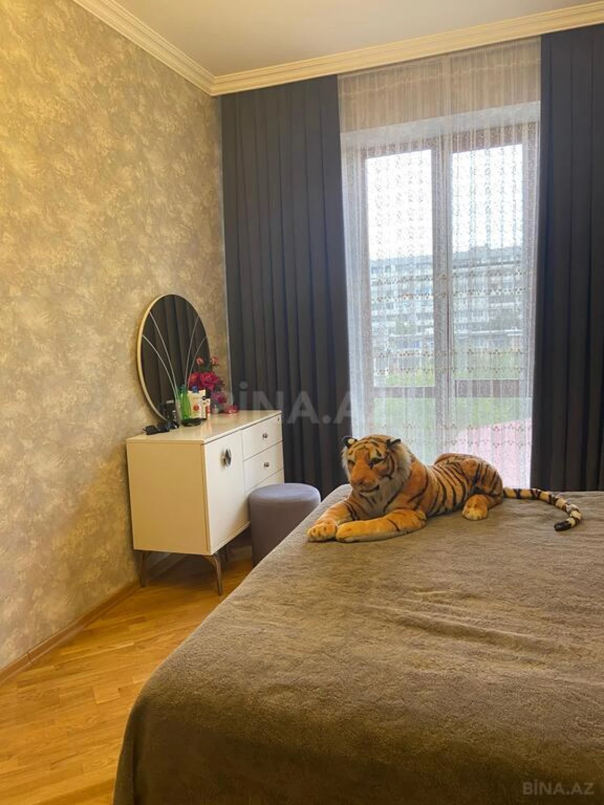 Satılır 3 otaqlı mənzil 120 m²