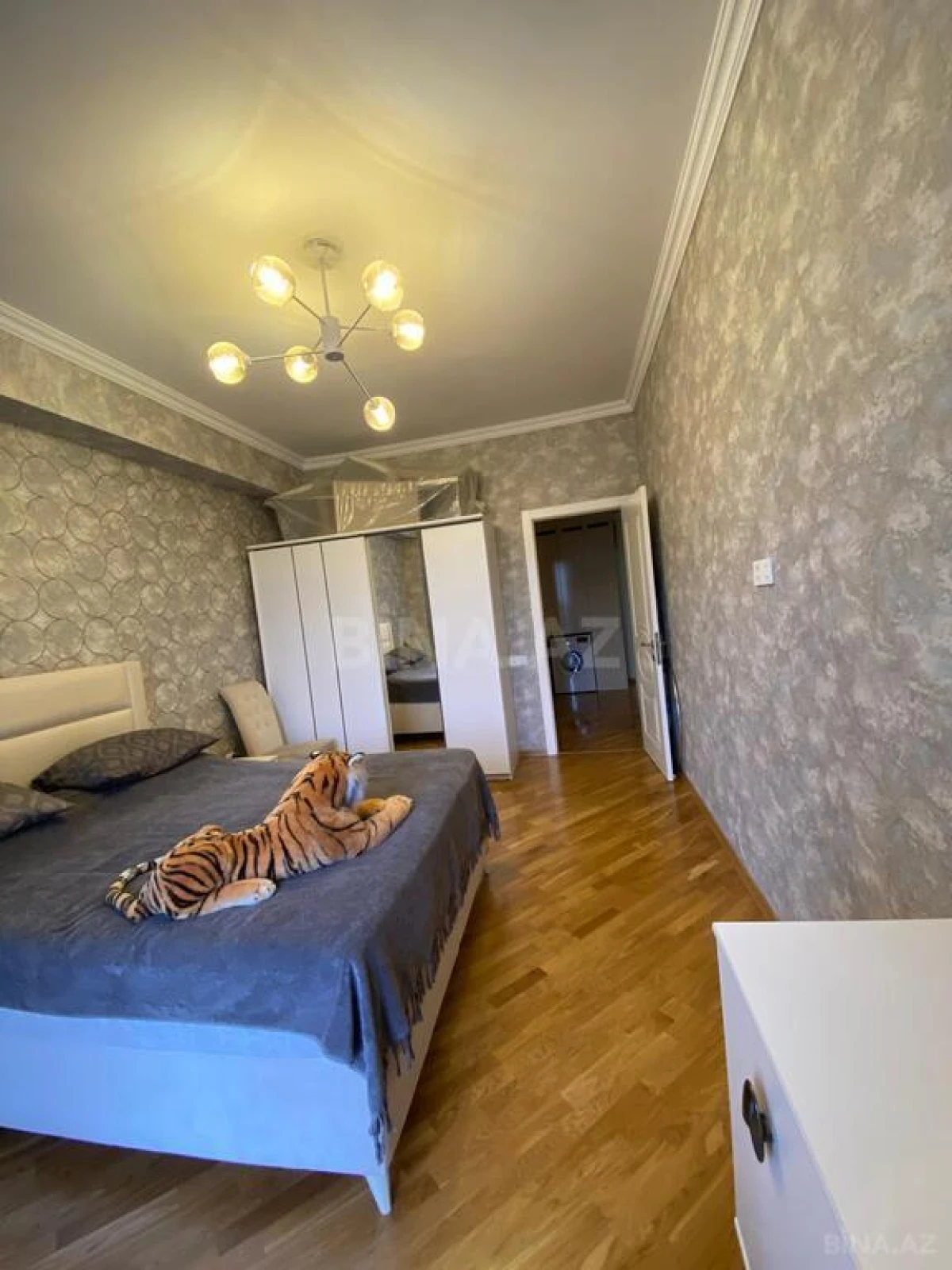 Satılır 3 otaqlı mənzil 120 m²