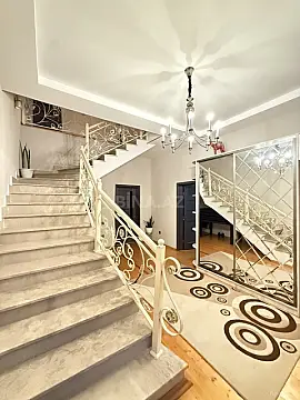 Satılır 4 otaqlı həyət evi 160 m²