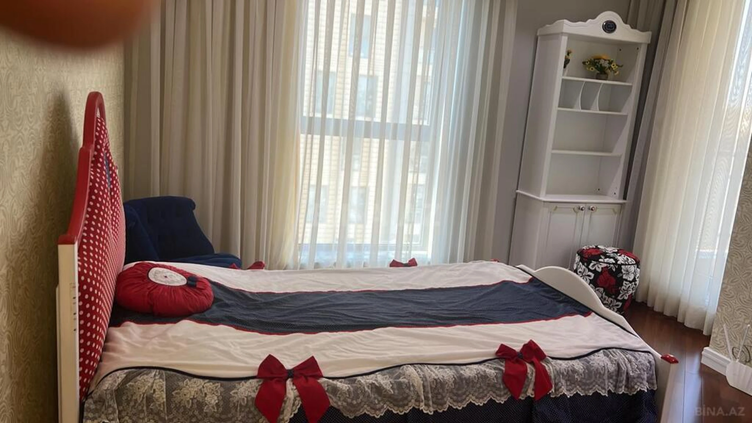 Kirayə verilir 6 otaqlı mənzil 400 m²