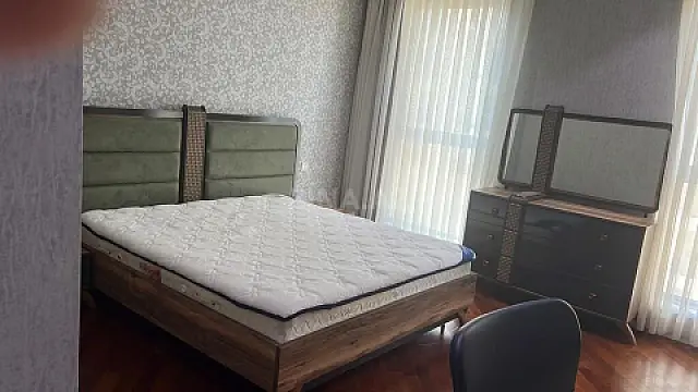 Kirayə verilir 6 otaqlı mənzil 400 m²