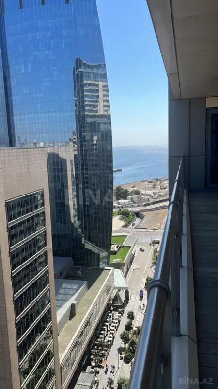 Kirayə verilir 6 otaqlı mənzil 400 m²