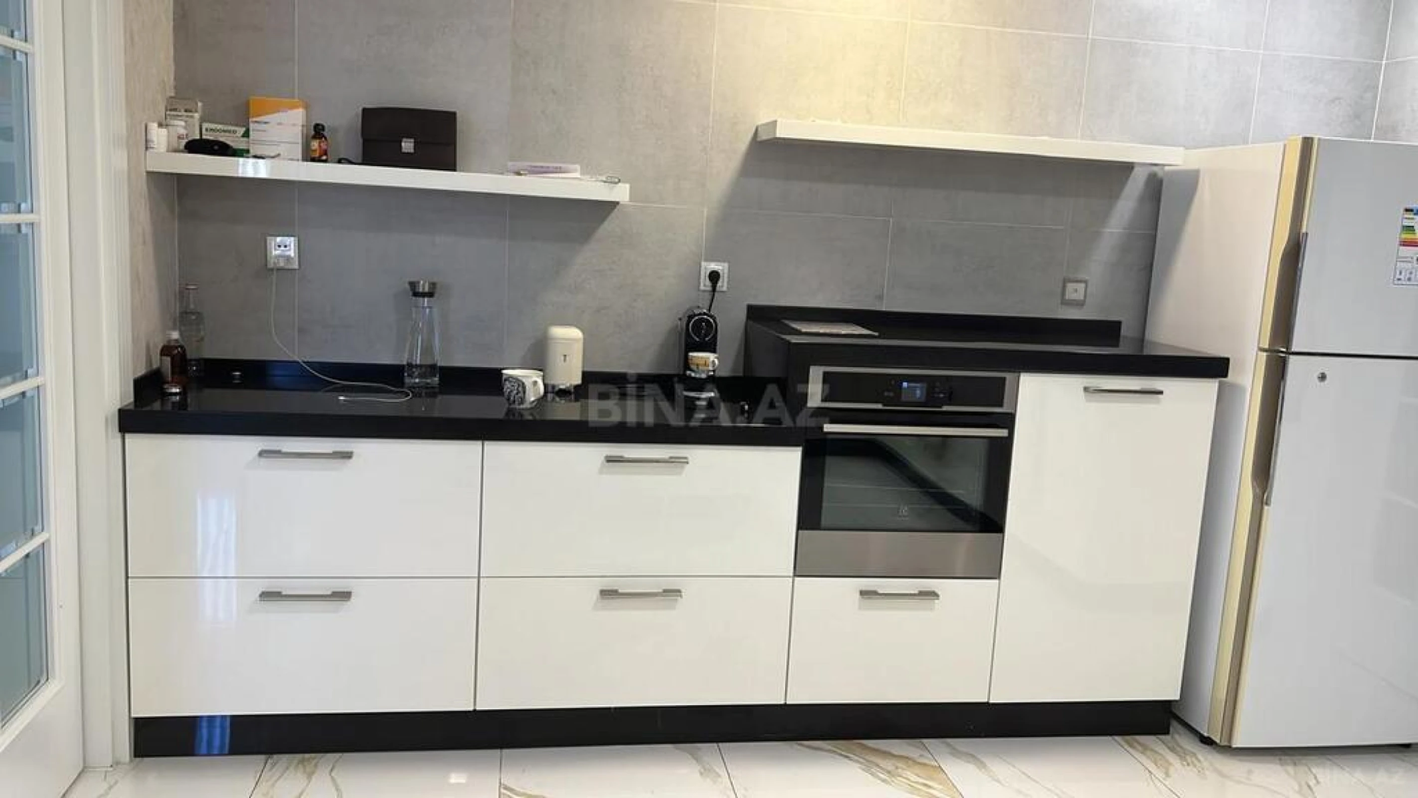 Kirayə verilir 6 otaqlı mənzil 400 m²