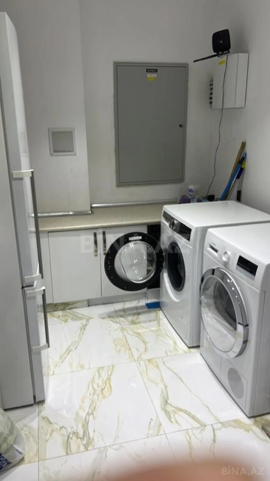 Kirayə verilir 6 otaqlı mənzil 400 m²