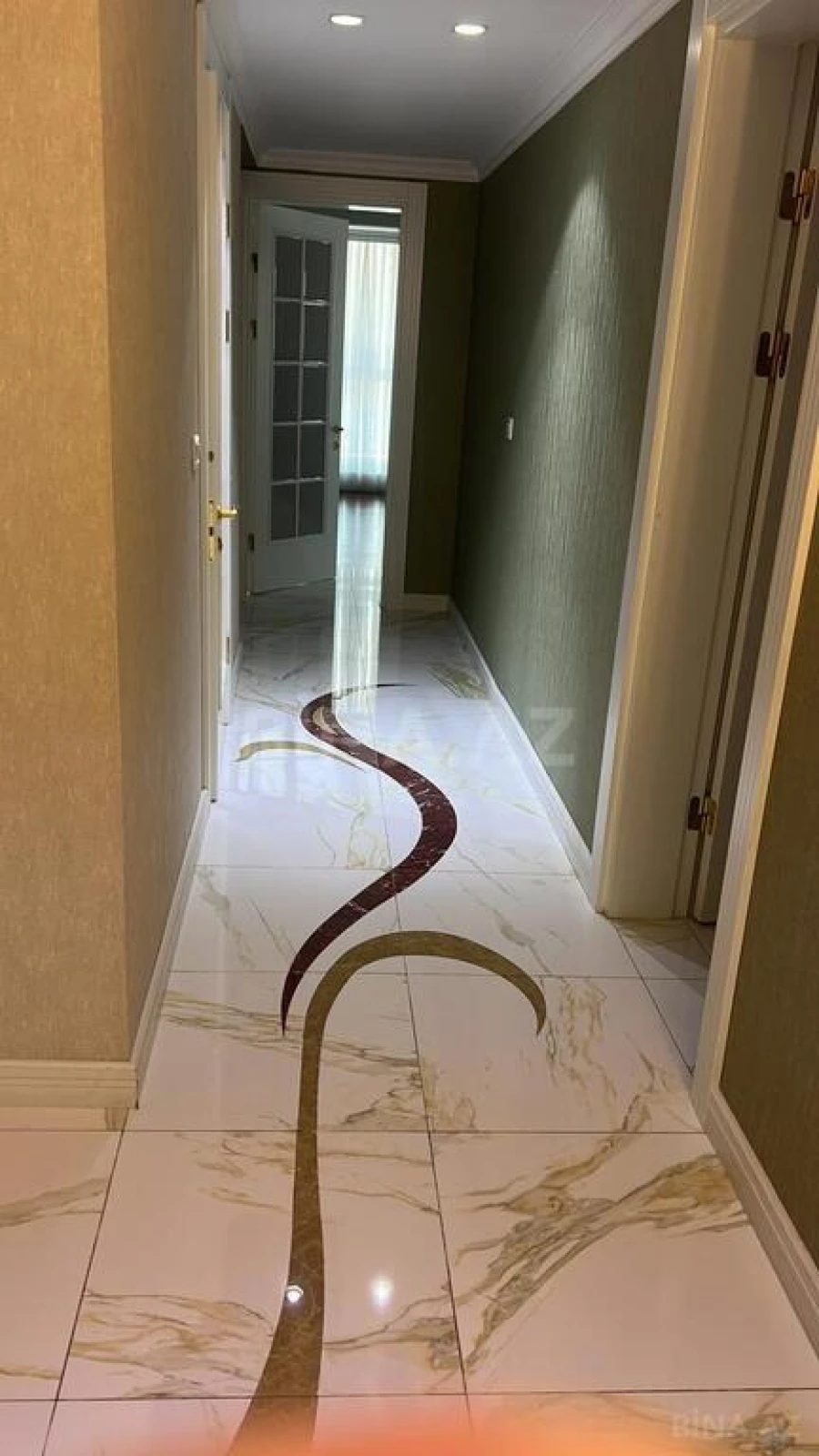 Kirayə verilir 6 otaqlı mənzil 400 m²