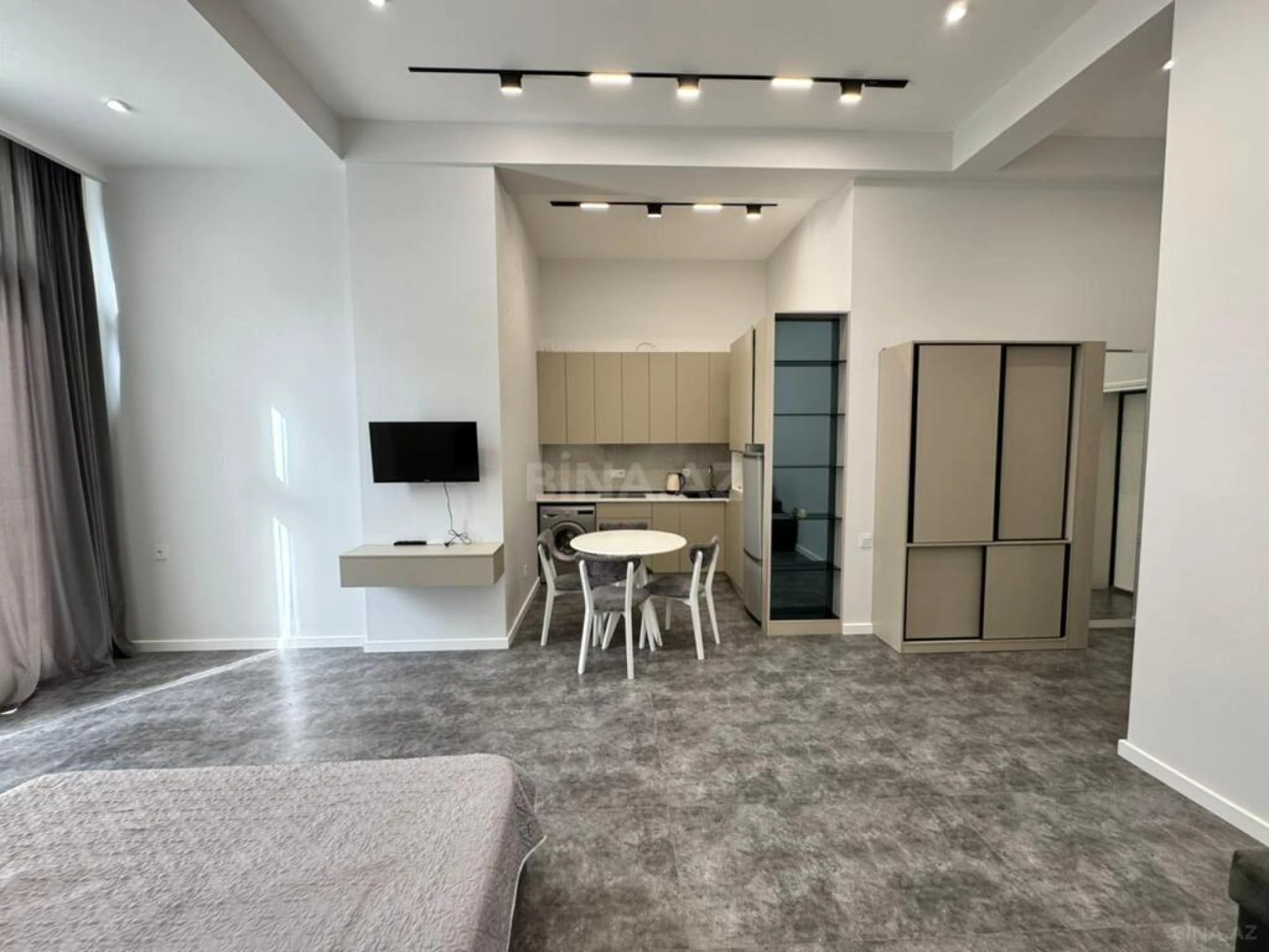 Satılır 1 otaqlı mənzil 58 m²
