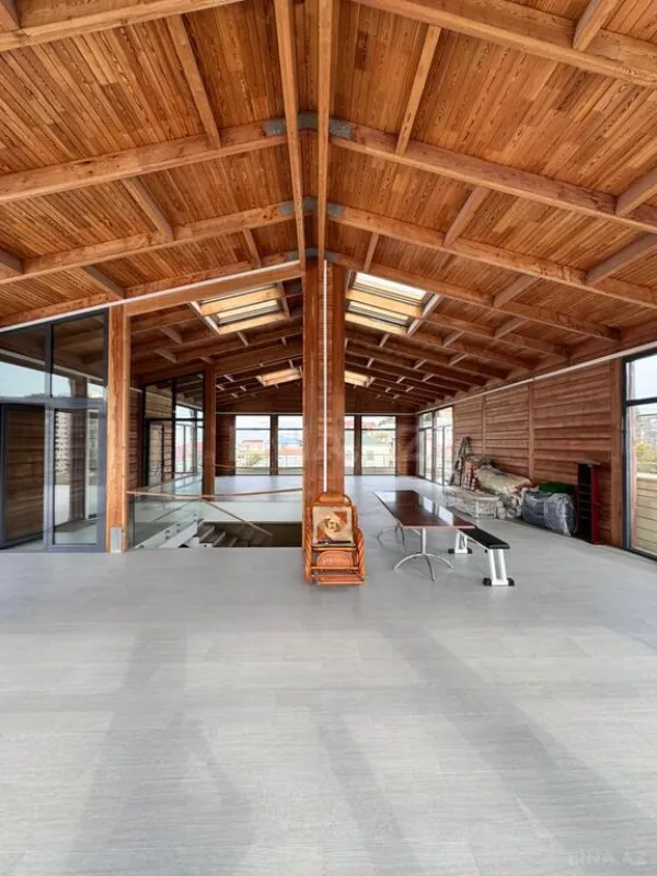 Satılır 10 otaqlı həyət evi 1100 m²