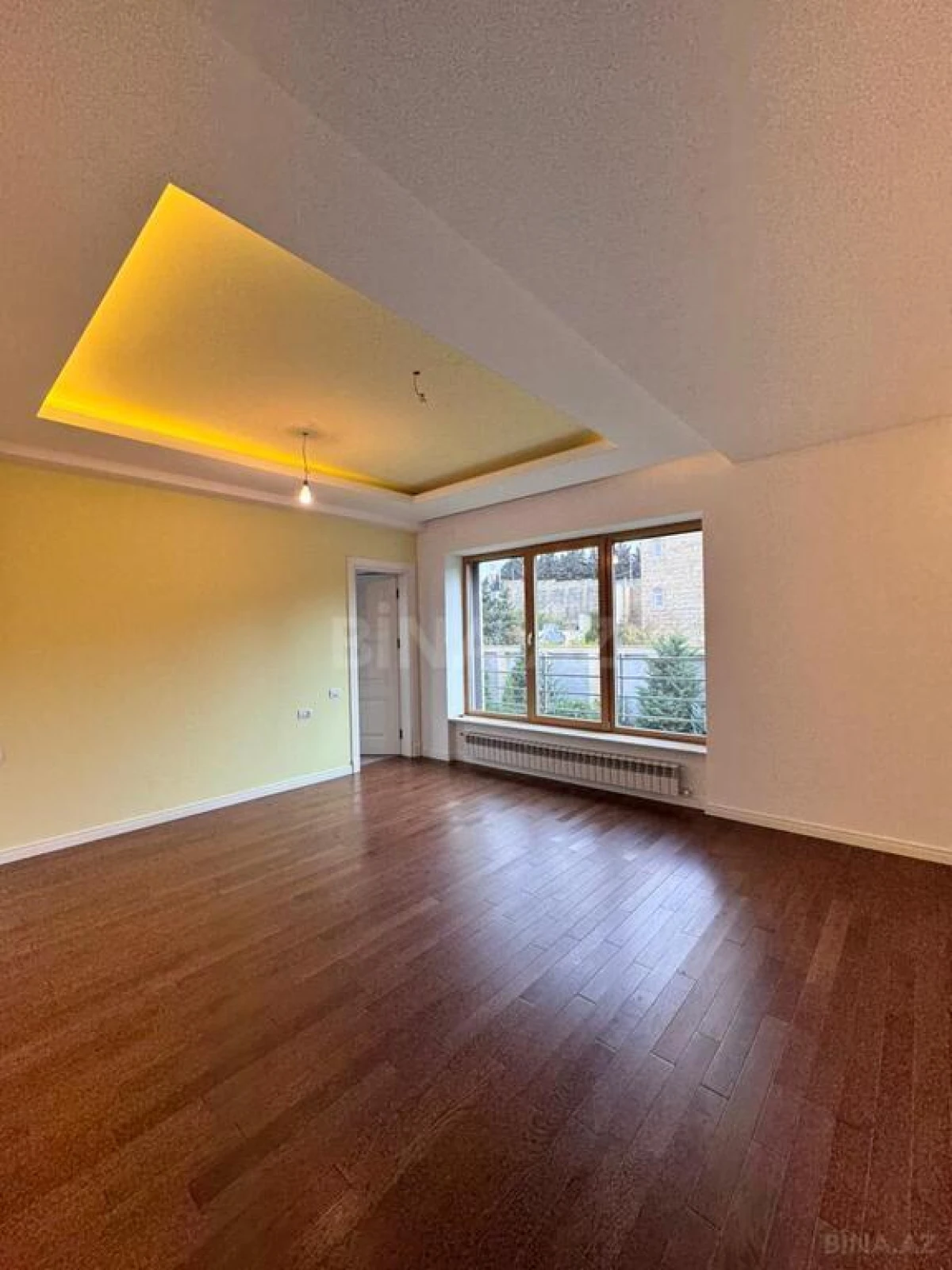 Satılır 10 otaqlı həyət evi 1100 m²