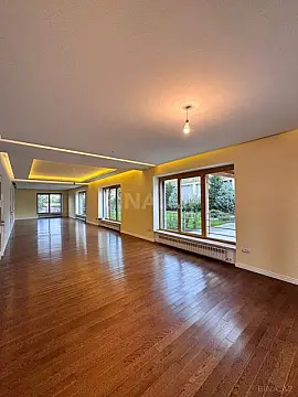 Satılır 11 otaqlı həyət evi 1400 m²