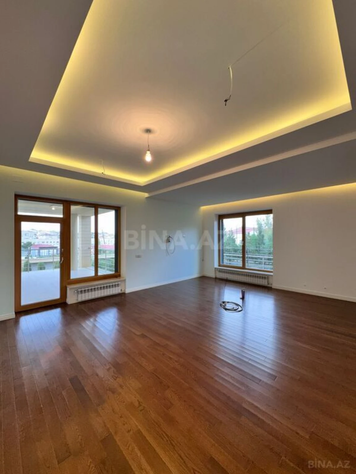 Satılır 11 otaqlı həyət evi 1400 m²