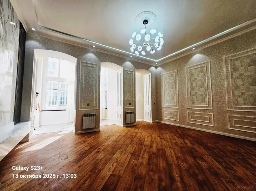 Satılır 5 otaqlı mənzil 150 m²