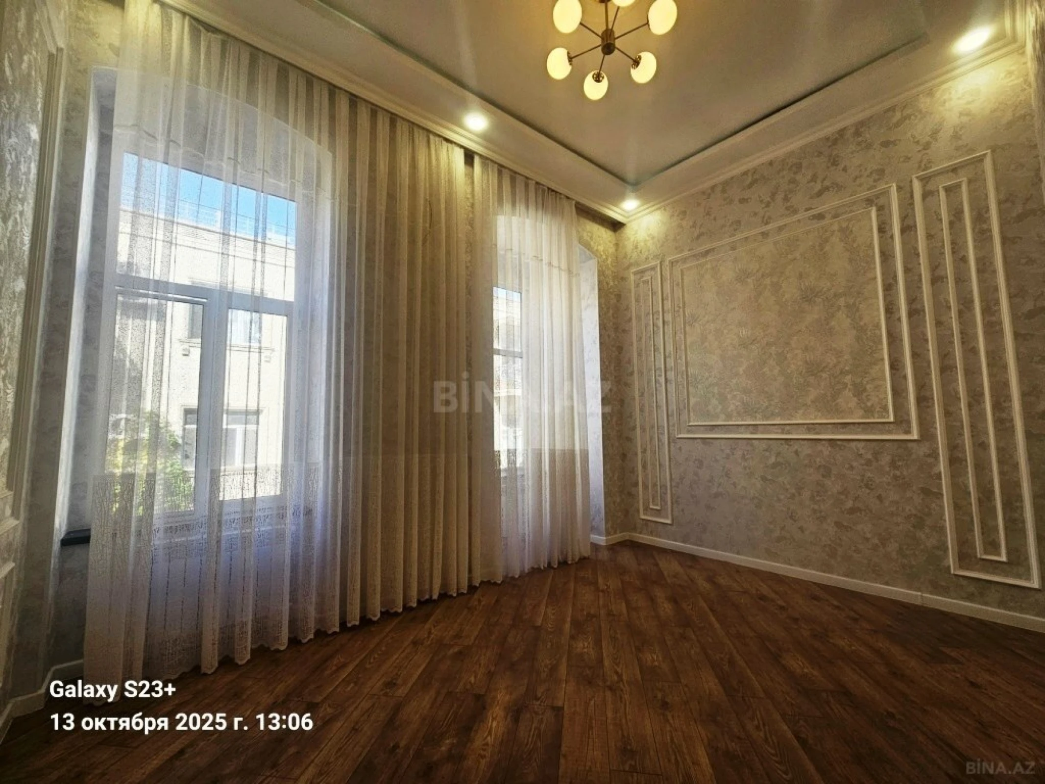 Satılır 5 otaqlı mənzil 150 m²