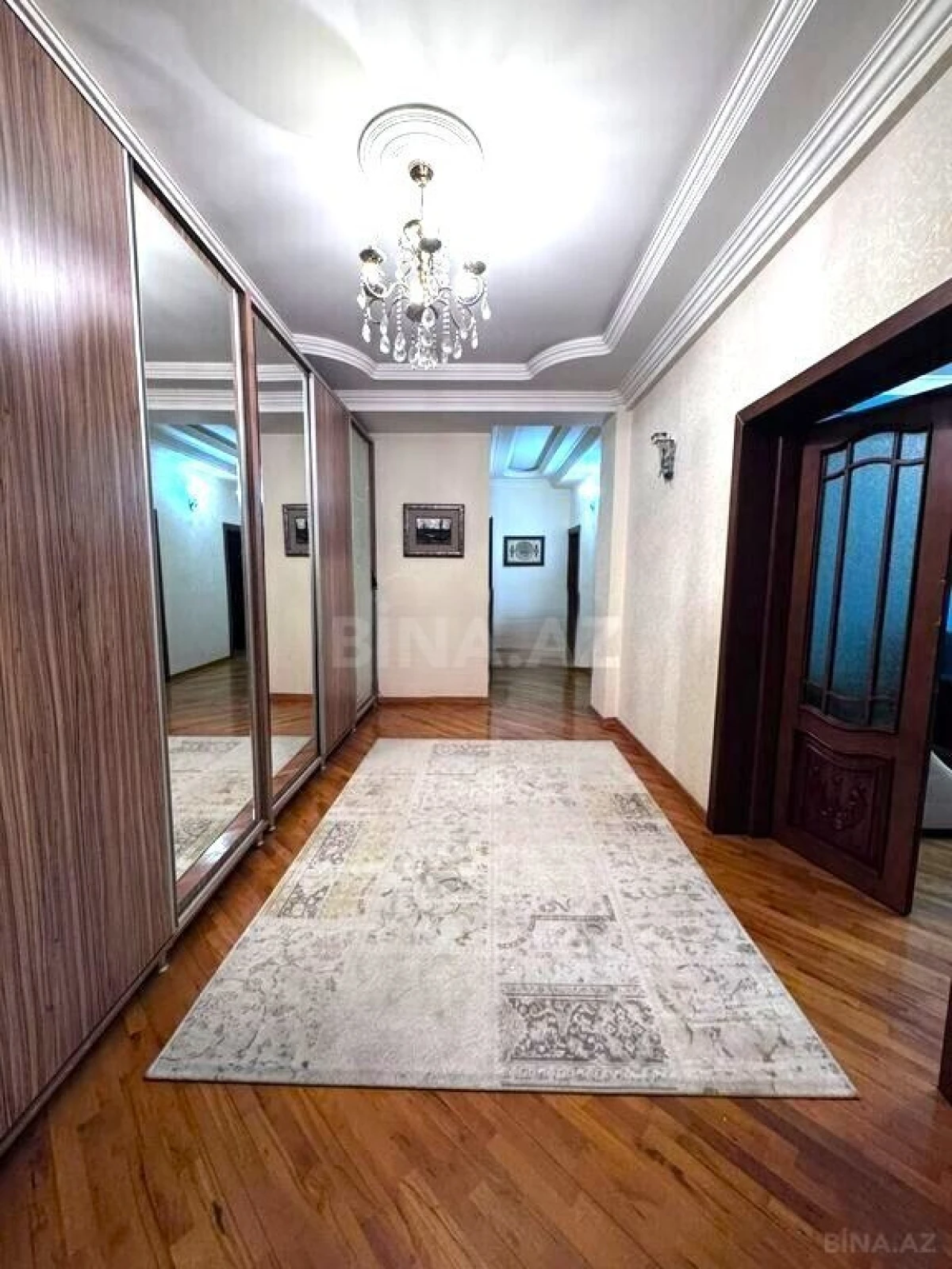 Satılır 2 otaqlı mənzil 125 m²