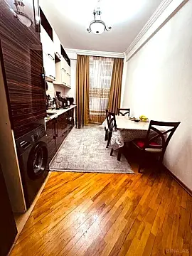 Satılır 2 otaqlı mənzil 125 m²